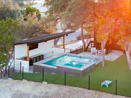 Lakeland Villa